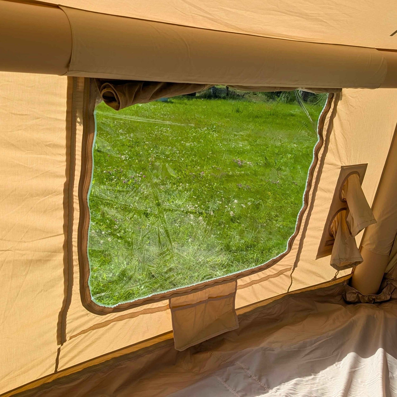 Coody 10.0 Beige outdoor camping bundle with full interior comfort setup