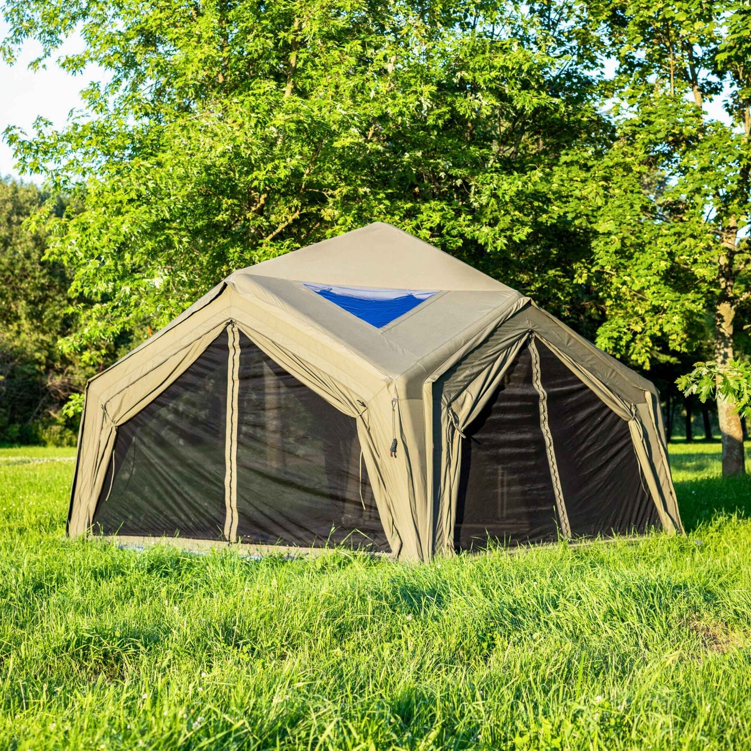 Coody Hub airtent with four entrances and open interior layout