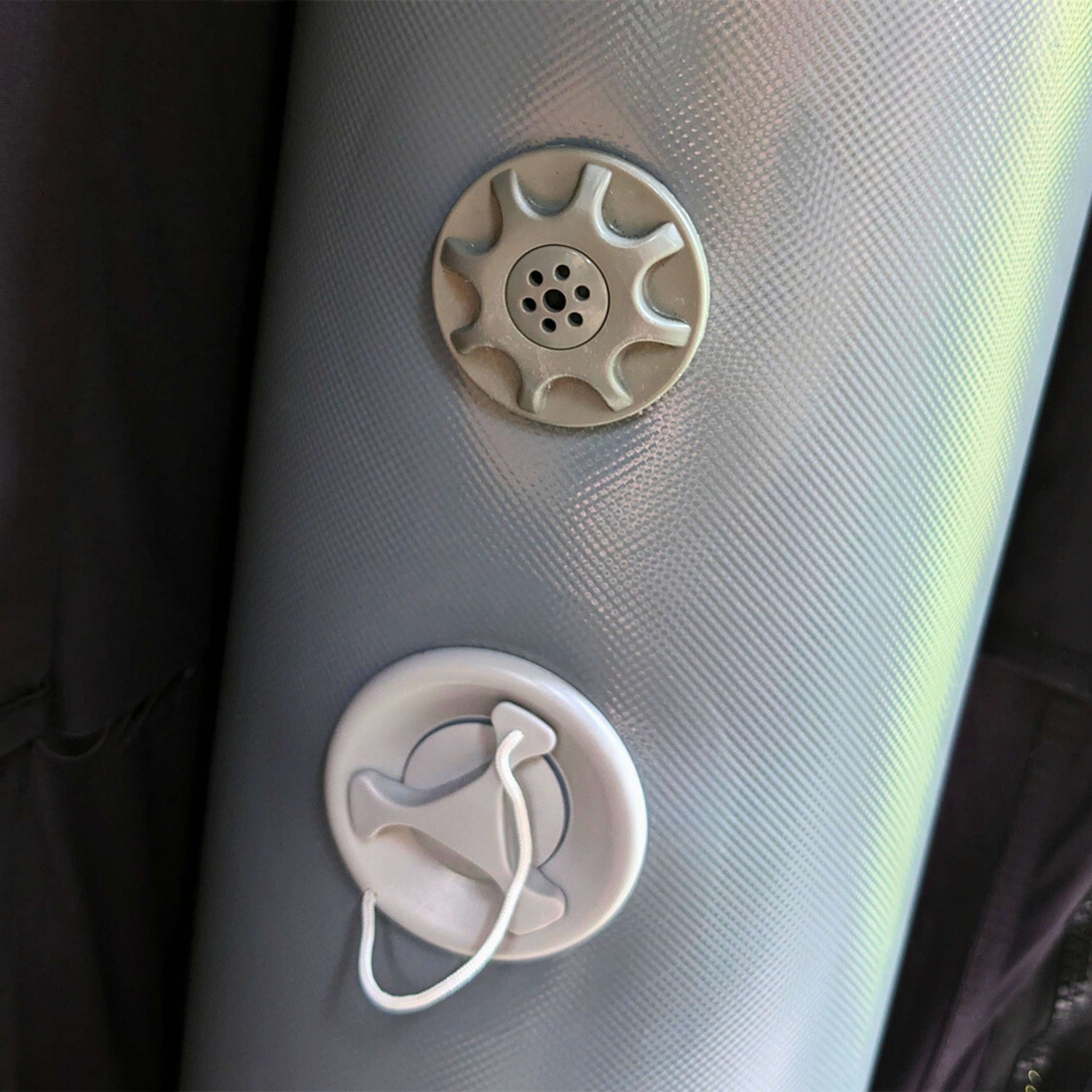 Estufa de leña Coody 17.2 Black (2-10 personas) + RBM Caminus M