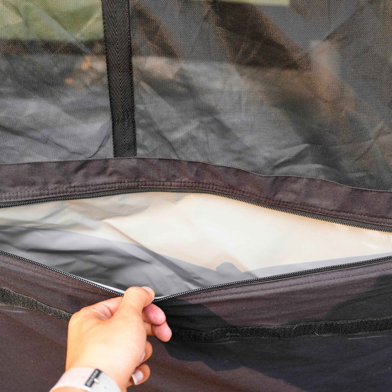 Coody 8.0 Black - Inflatable Tent House for Camping 1-4 person