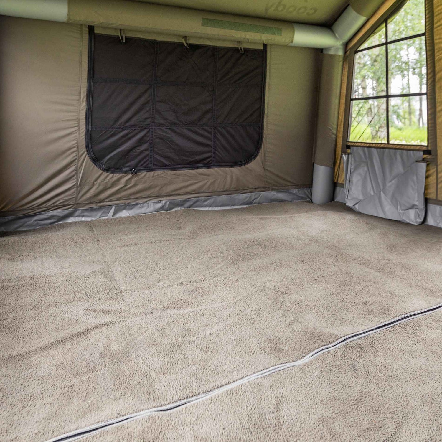 Coody Familia AirTent 10.0 thick insulated floor mat with zipper panels